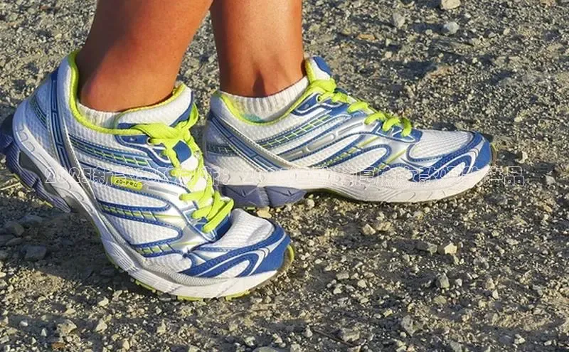 2025新款突破创新：2025运动鞋厚底女款爆款产品